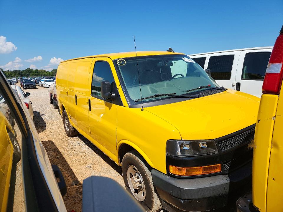 67112616 :رقم المزاد ، 1GCWGAFP5M1166434 vin ، 2021 Chevrolet Express G2500 مزاد بيع