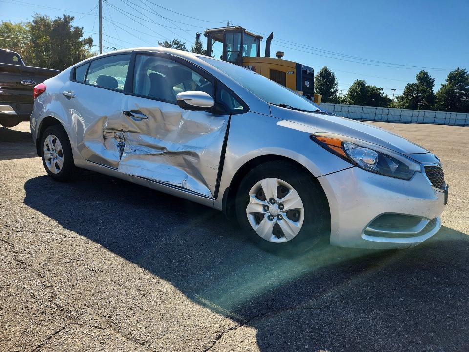 70696986 :رقم المزاد ، KNAFK4A69F5283327 vin ، 2015 Kia Forte مزاد بيع
