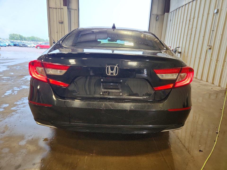 67444986 :رقم المزاد ، 1HGCV1F59JA214487 vin ، 2018 Honda Accord مزاد بيع