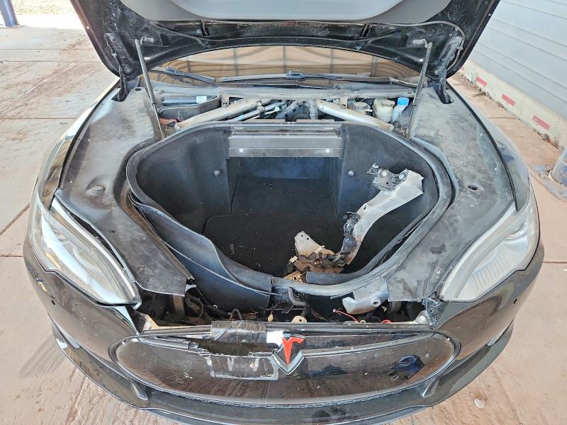 68563466 :رقم المزاد ، 5YJSA1H16EFP37365 vin ، 2014 Tesla Model S مزاد بيع