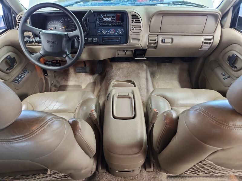 Продажа на аукционе авто 1999 Gmc Suburban, vin: 3GKGK26J5XG527661, номер лота: 70229776