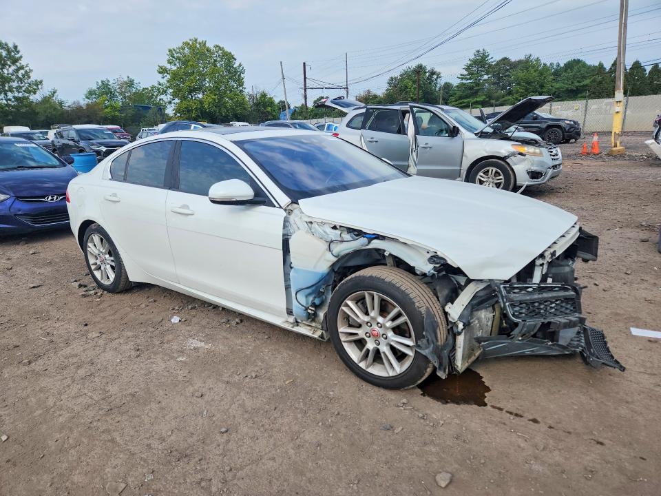 69518286 :رقم المزاد ، SAJAJ4FX8JCP21956 vin ، 2018 Jaguar Xe مزاد بيع