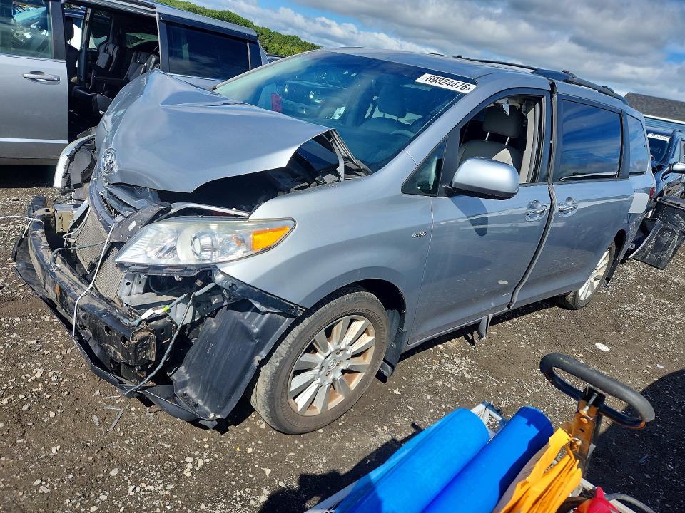 Продажа на аукционе авто 2017 Toyota Sienna, vin: 5TDDZ3DC5HS168674, номер лота: 69824476
