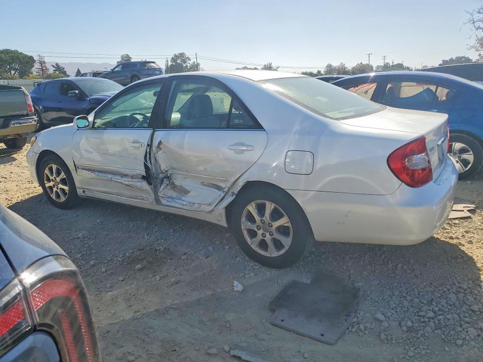 2004 Toyota Camry მანქანა იყიდება აუქციონზე, vin: JTDBE30K140279770, აუქციონის ნომერი: 70704226