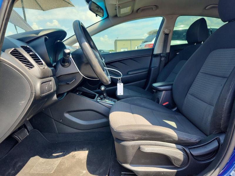 69851486 :رقم المزاد ، 3KPFL4A7XHE119536 vin ، 2017 Kia Forte مزاد بيع