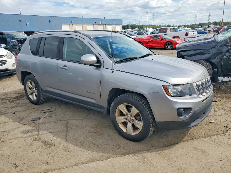 68735616 :رقم المزاد ، 1C4NJDEB0FD163172 vin ، 2015 Jeep Compass مزاد بيع