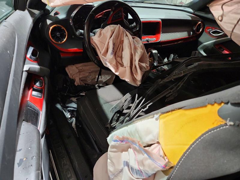 68599676 :رقم المزاد ، 1G1FB1RS1J0162633 vin ، 2018 Chevrolet Camaro مزاد بيع