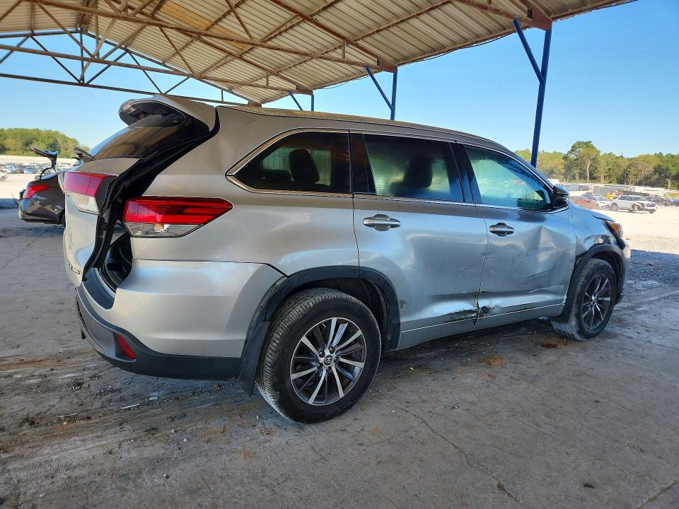 Продажа на аукционе авто 2017 Toyota Highlander, vin: 5TDJZRFH7HS365103, номер лота: 71072086