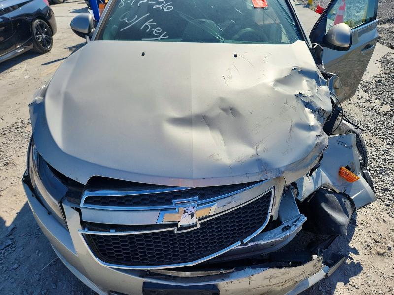 67244696 :رقم المزاد ، 1G1PC5SB8E7447930 vin ، 2014 Chevrolet Cruise مزاد بيع