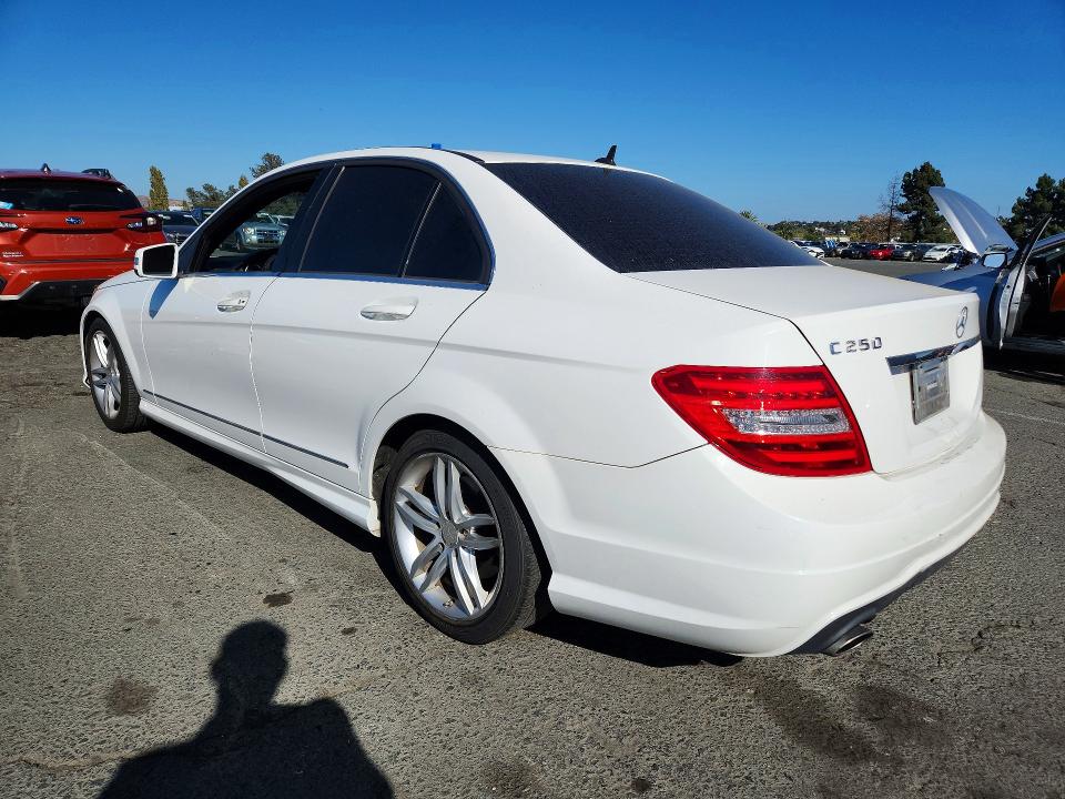 Продажа на аукционе авто 2013 Mercedes-benz C, vin: WDDGF4HB5DA747481, номер лота: 68175866
