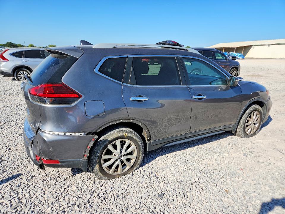 2017 Nissan Rogue მანქანა იყიდება აუქციონზე, vin: 5N1AT2MV0HC856823, აუქციონის ნომერი: 68026006
