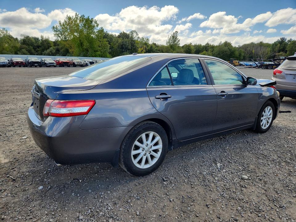 2010 Toyota Camry მანქანა იყიდება აუქციონზე, vin: 4T4BF3EK4AR051628, აუქციონის ნომერი: 70101076