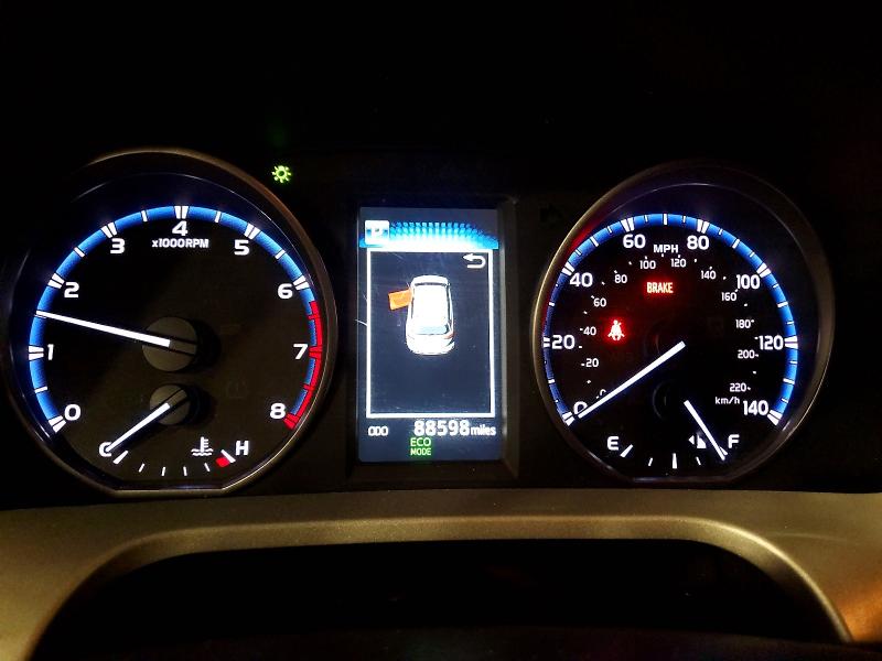 70694016 :رقم المزاد ، 2T3BFREV1JW711445 vin ، 2018 Toyota Rav4 مزاد بيع