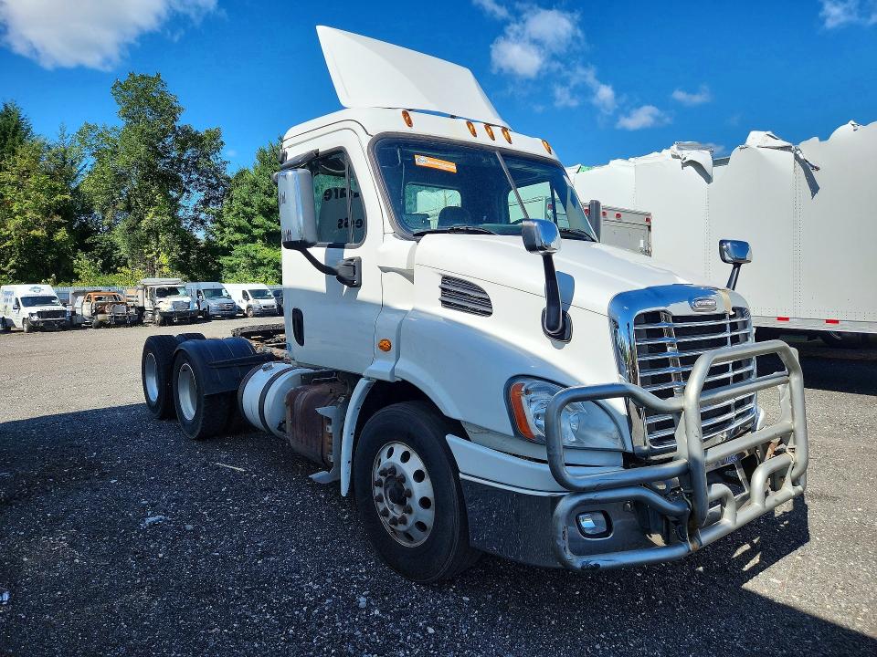 Продажа на аукционе авто 2016 Freightliner Cascadia 113, vin: 1FUJGBDV7GLBW4500, номер лота: 68036356