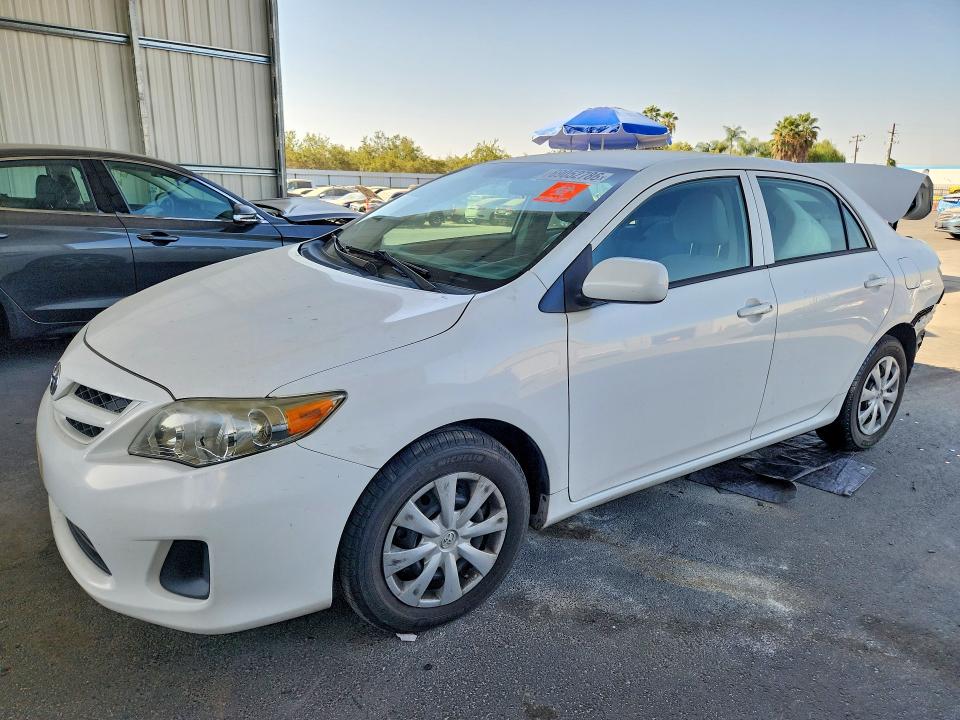 69052786 :رقم المزاد ، 2T1BU4EE4DC965559 vin ، 2013 Toyota Corolla مزاد بيع