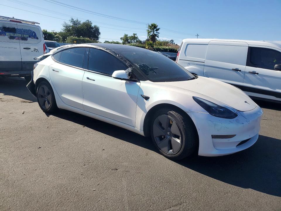 68607026 :رقم المزاد ، 5YJ3E1EB8NF361743 vin ، 2022 Tesla Model 3 مزاد بيع