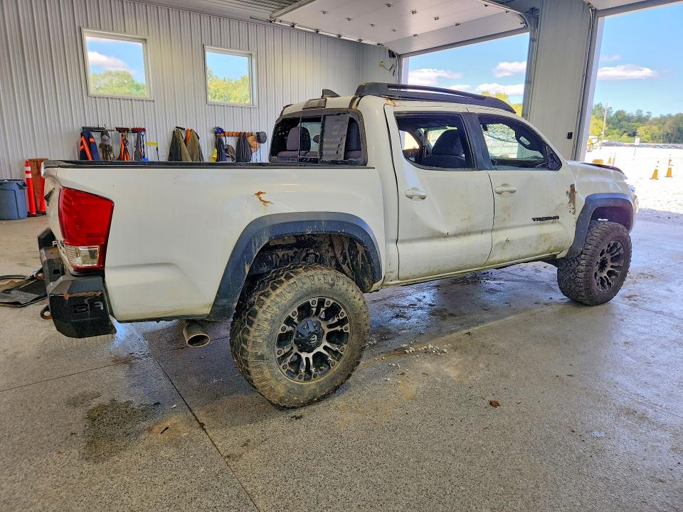 Продажа на аукционе авто 2017 Toyota Tacoma, vin: 3TMCZ5AN8HM111530, номер лота: 68089856