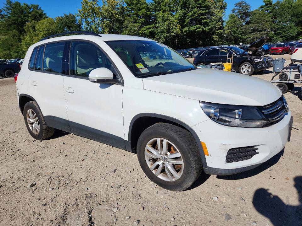 Aukcja sprzedaży 2016 Volkswagen Tiguan, vin: WVGBV7AX1GW525893, numer aukcji: 68941676