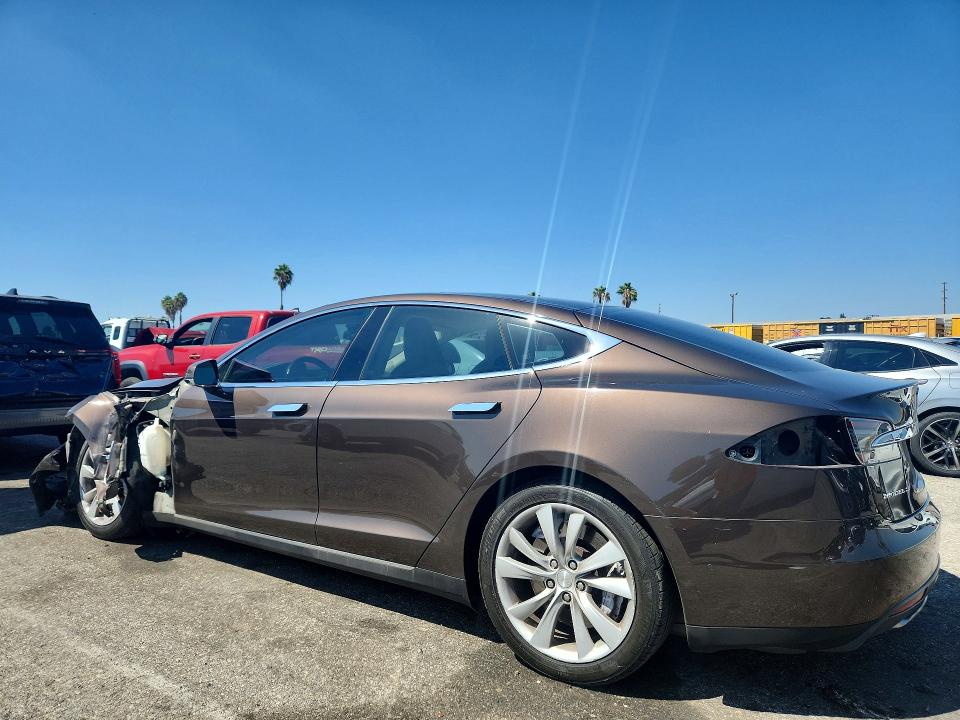 Продажа на аукционе авто 2014 Tesla Model S, vin: 5YJSA1H16EFP61004, номер лота: 65957876