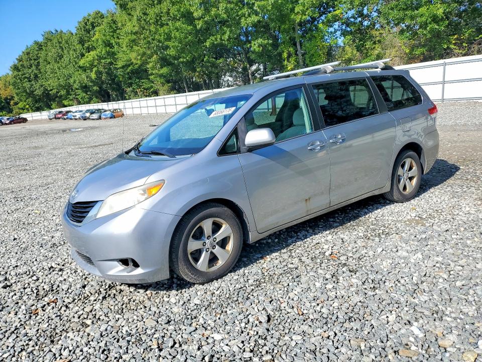 2012 Toyota Sienna მანქანა იყიდება აუქციონზე, vin: 5TDKK3DC3CS233722, აუქციონის ნომერი: 68066176