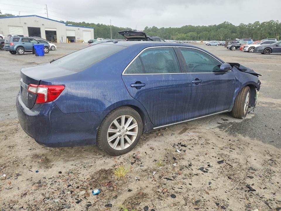 2014 Toyota Camry მანქანა იყიდება აუქციონზე, vin: 4T1BF1FK5EU833925, აუქციონის ნომერი: 70184976