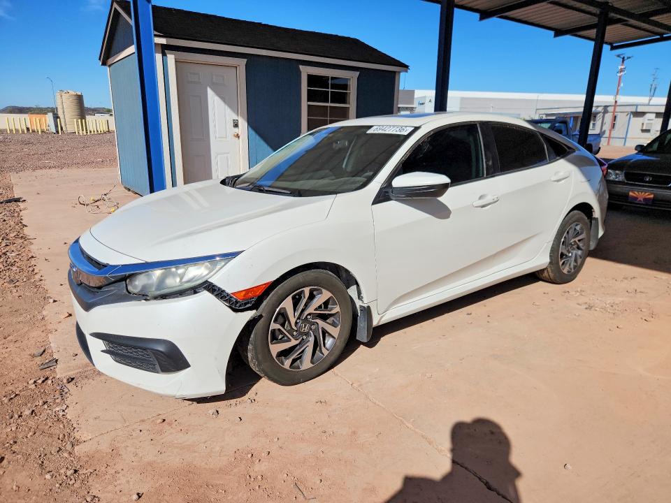 69427736 :رقم المزاد ، 19XFC2F73JE037148 vin ، 2018 Honda Civic مزاد بيع