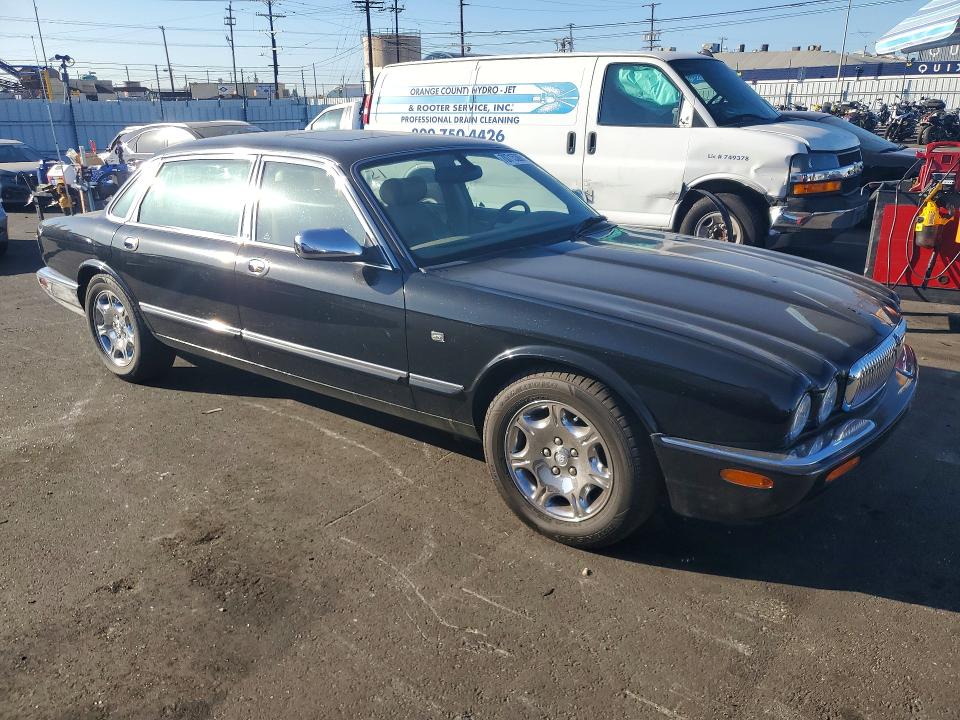 2001 Jaguar Xjr მანქანა იყიდება აუქციონზე, vin: SAJDA24C41LF31902, აუქციონის ნომერი: 70715366