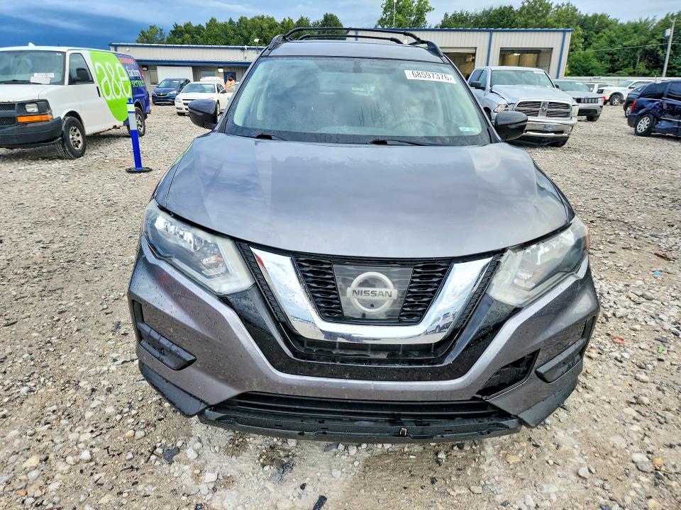 2017 Nissan Rogue მანქანა იყიდება აუქციონზე, vin: 5N1AT2MV1HC871394, აუქციონის ნომერი: 68597376