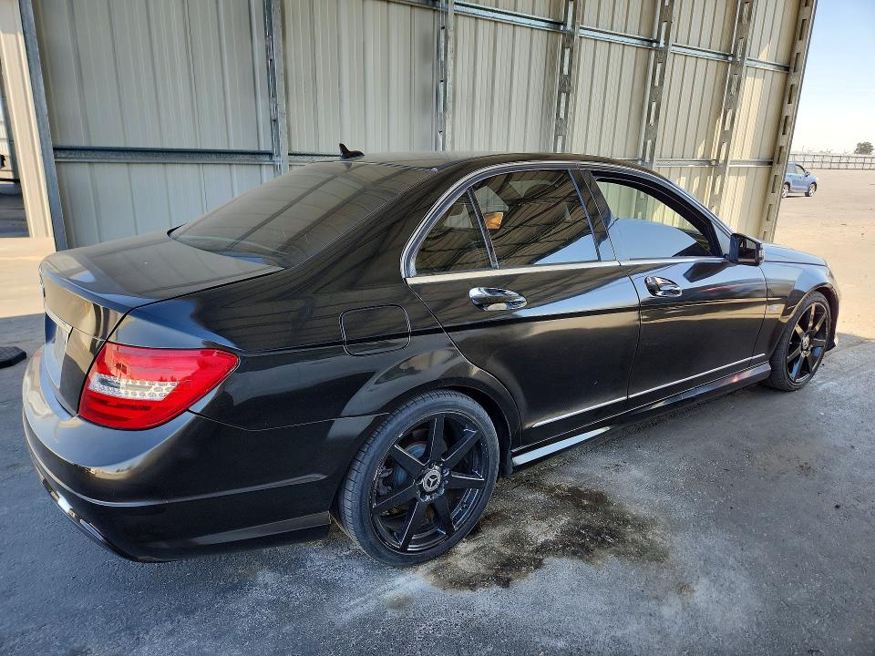 Продажа на аукционе авто 2012 Mercedes-benz C, vin: WDDGF4HB2CA625109, номер лота: 71035066