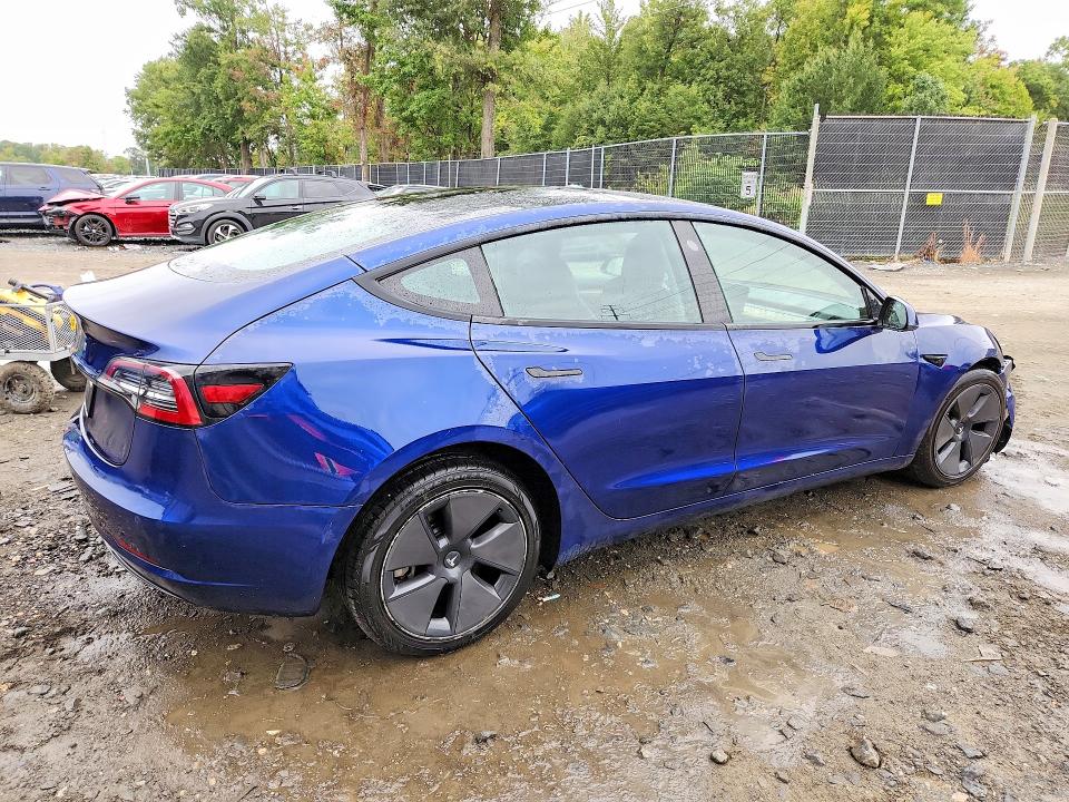 70726136 :رقم المزاد ، 5YJ3E1EA8NF370739 vin ، 2022 Tesla Model 3 مزاد بيع