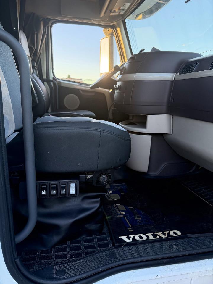 2016 Volvo Vn მანქანა იყიდება აუქციონზე, vin: 4V4NC9EJ0GN931991, აუქციონის ნომერი: 66760546