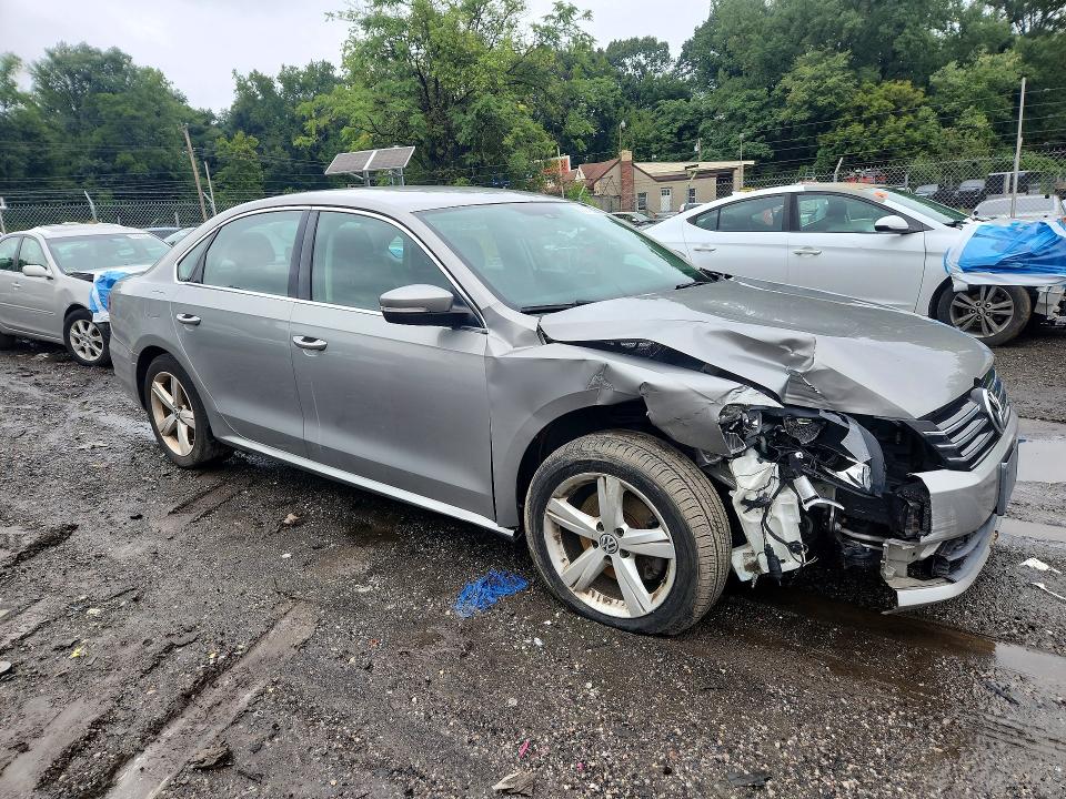 67072806 :رقم المزاد ، 1VWBP7A3XEC007837 vin ، 2014 Volkswagen Passat مزاد بيع
