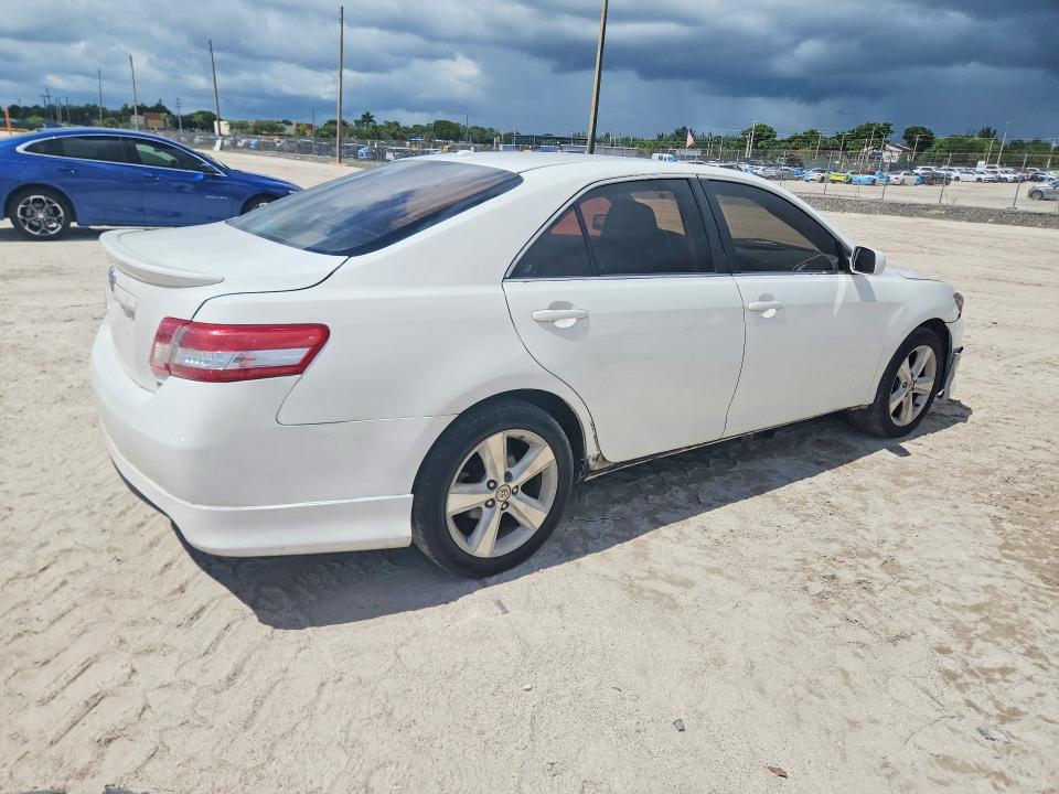 70557016 :رقم المزاد ، 4T1BF3EK2BU583035 vin ، 2011 Toyota Camry مزاد بيع