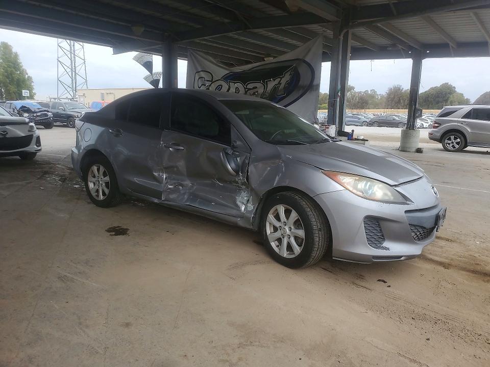 2013 Mazda 3 მანქანა იყიდება აუქციონზე, vin: JM1BL1UP1D1785688, აუქციონის ნომერი: 69597336