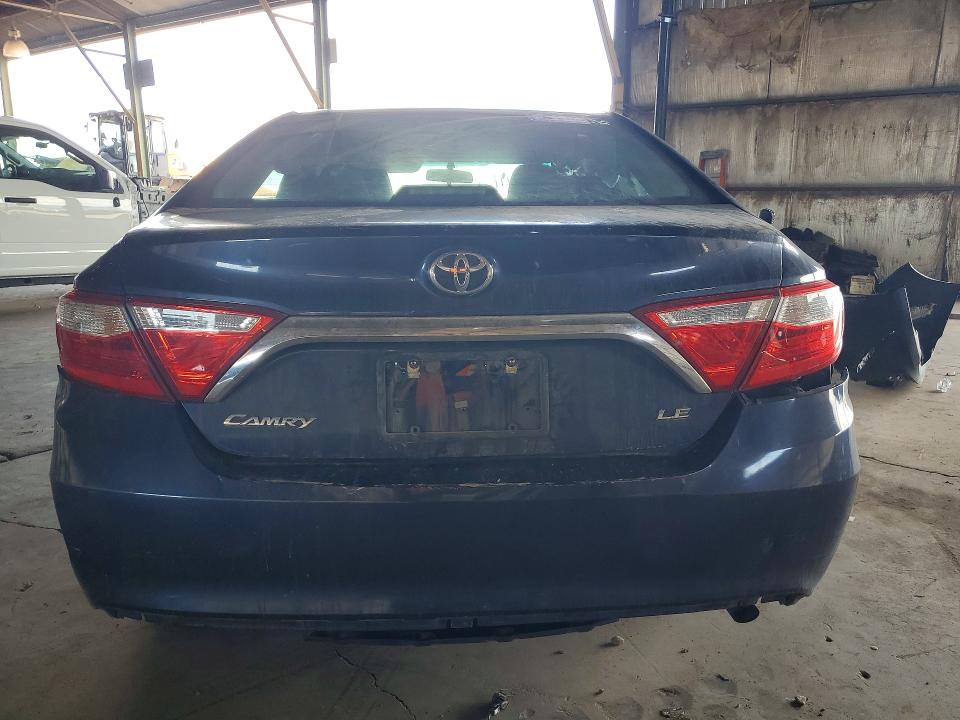 71054336 :رقم المزاد ، 4T1BF1FK0FU929799 vin ، 2015 Toyota Camry مزاد بيع