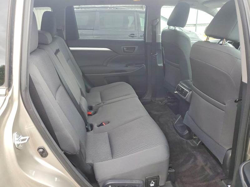 70771446 :رقم المزاد ، 5TDBKRFH1FS165470 vin ، 2015 Toyota Highlander مزاد بيع