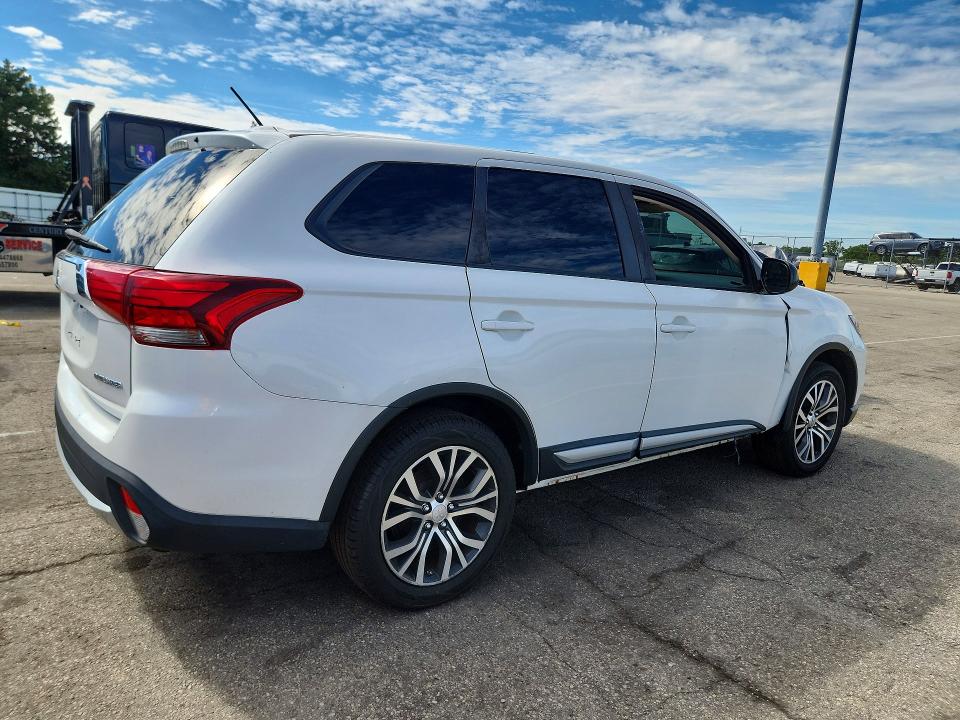 Auction sale of the 2016 Mitsubishi Outlander, vin: JA4AZ3A38GZ041142, lot number: 70653596