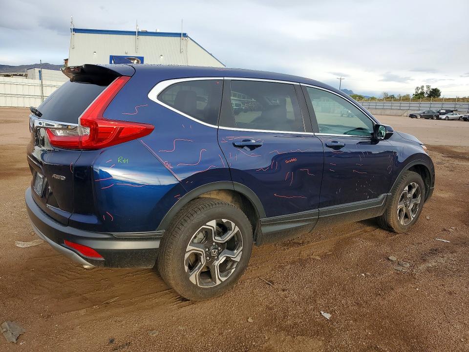 69719266 :رقم المزاد ، 7FARW2H88JE099735 vin ، 2018 Honda Cr-v مزاد بيع