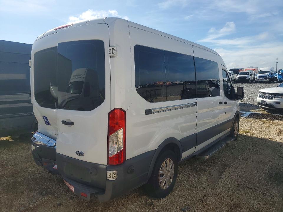 68482966 :رقم المزاد ، 1FBZX2CM4FKB16526 vin ، 2015 Ford Transit مزاد بيع