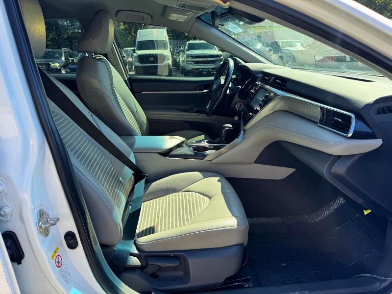2018 Toyota Camry მანქანა იყიდება აუქციონზე, vin: 4T1B11HK8JU567855, აუქციონის ნომერი: 70841206