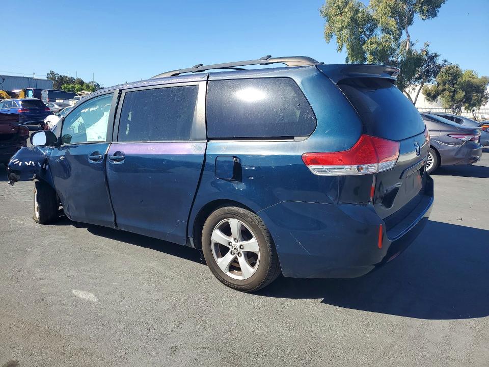Aukcja sprzedaży 2011 Toyota Sienna, vin: 5TDKK3DC1BS018726, numer aukcji: 71045316
