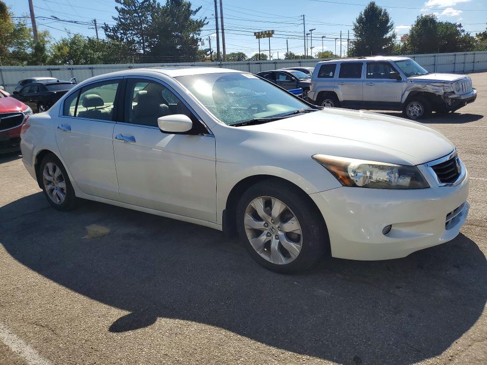 Продажа на аукционе авто 2010 Honda Accord, vin: 1HGCP3F81AA030483, номер лота: 70877896