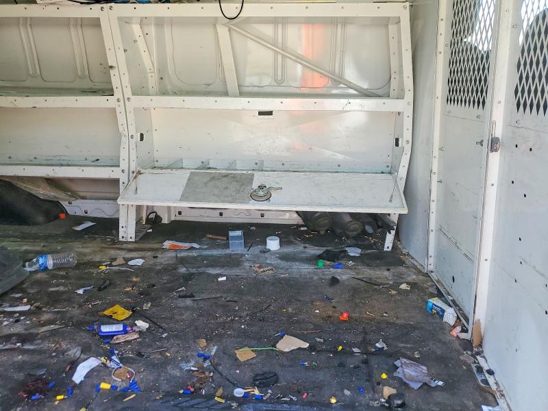 67678456 :رقم المزاد ، 1FTYR2YM4JKA85930 vin ، 2018 Ford Transit مزاد بيع