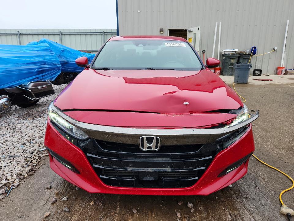 69382326 :رقم المزاد ، 1HGCV1F39JA054710 vin ، 2018 Honda Accord مزاد بيع