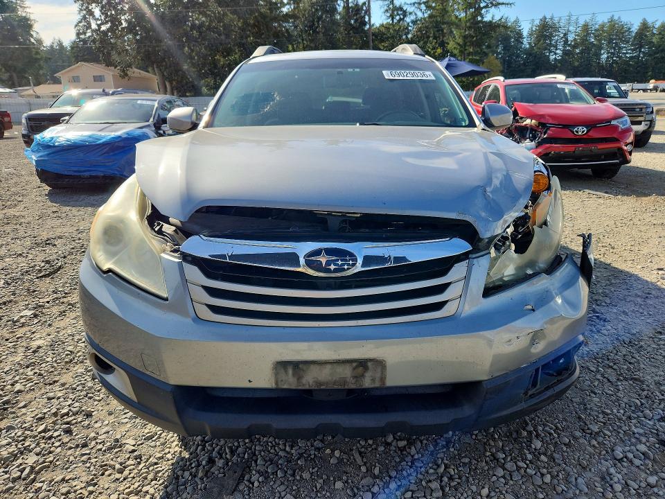 69029036 :رقم المزاد ، 4S4BRBEC3A3310958 vin ، 2010 Subaru Outback مزاد بيع