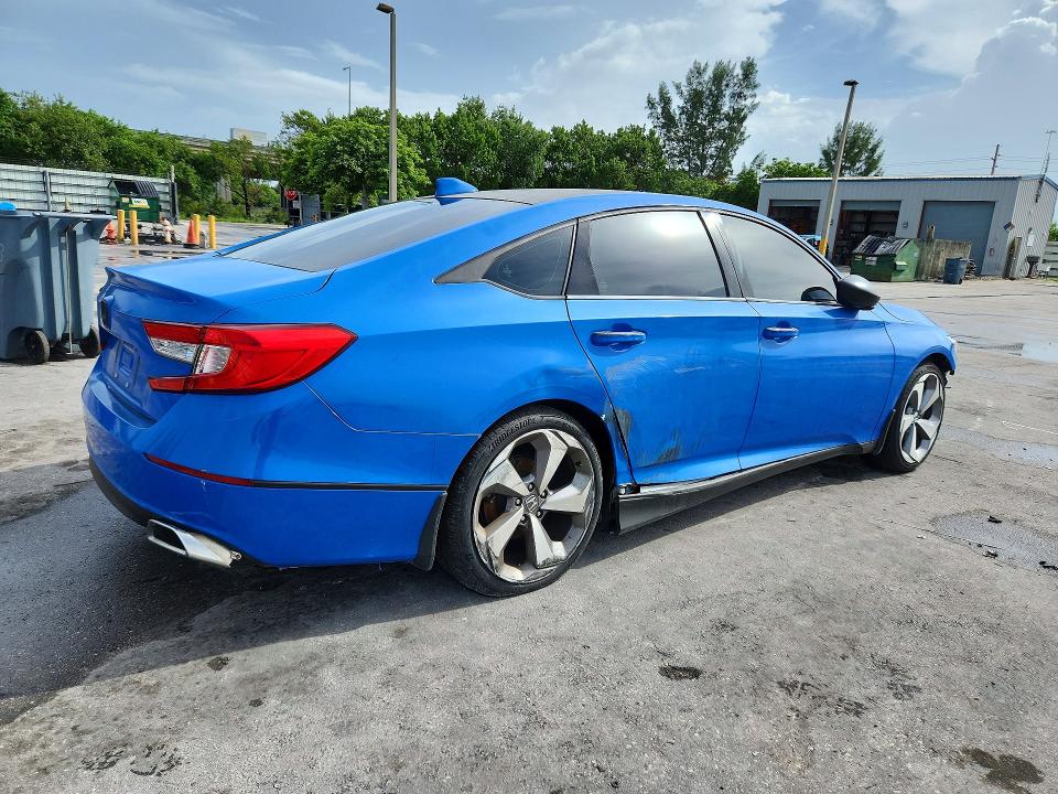 2018 Honda Accord მანქანა იყიდება აუქციონზე, vin: 1HGCV1F92JA003022, აუქციონის ნომერი: 68774756