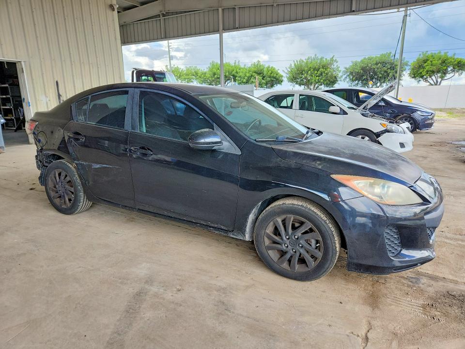 69621606 :رقم المزاد ، JM1BL1V76D1799987 vin ، 2013 Mazda 3 مزاد بيع