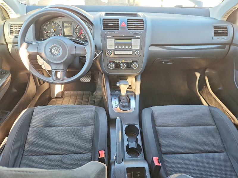 70412256 :رقم المزاد ، 3VWJX7AJ4AM100338 vin ، 2010 Volkswagen Jetta مزاد بيع