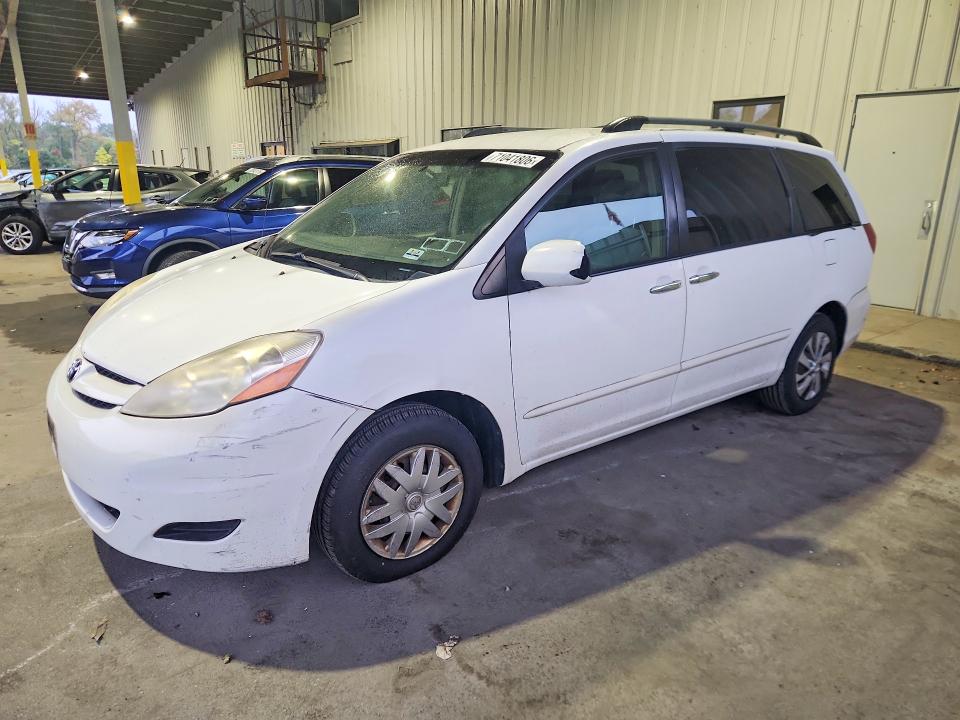Продажа на аукционе авто 2006 Toyota Sienna, vin: 5TDZA23C86S414946, номер лота: 71041806