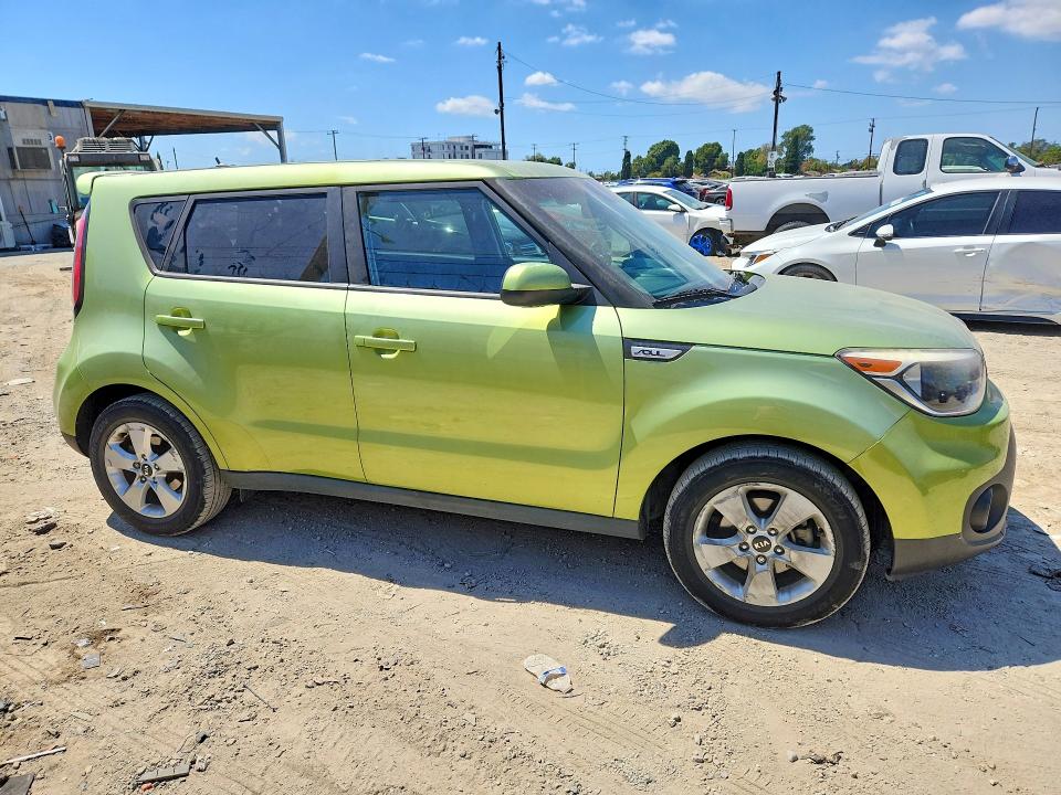 67662456 :رقم المزاد ، KNDJN2A23H7882575 vin ، 2017 Kia Soul مزاد بيع